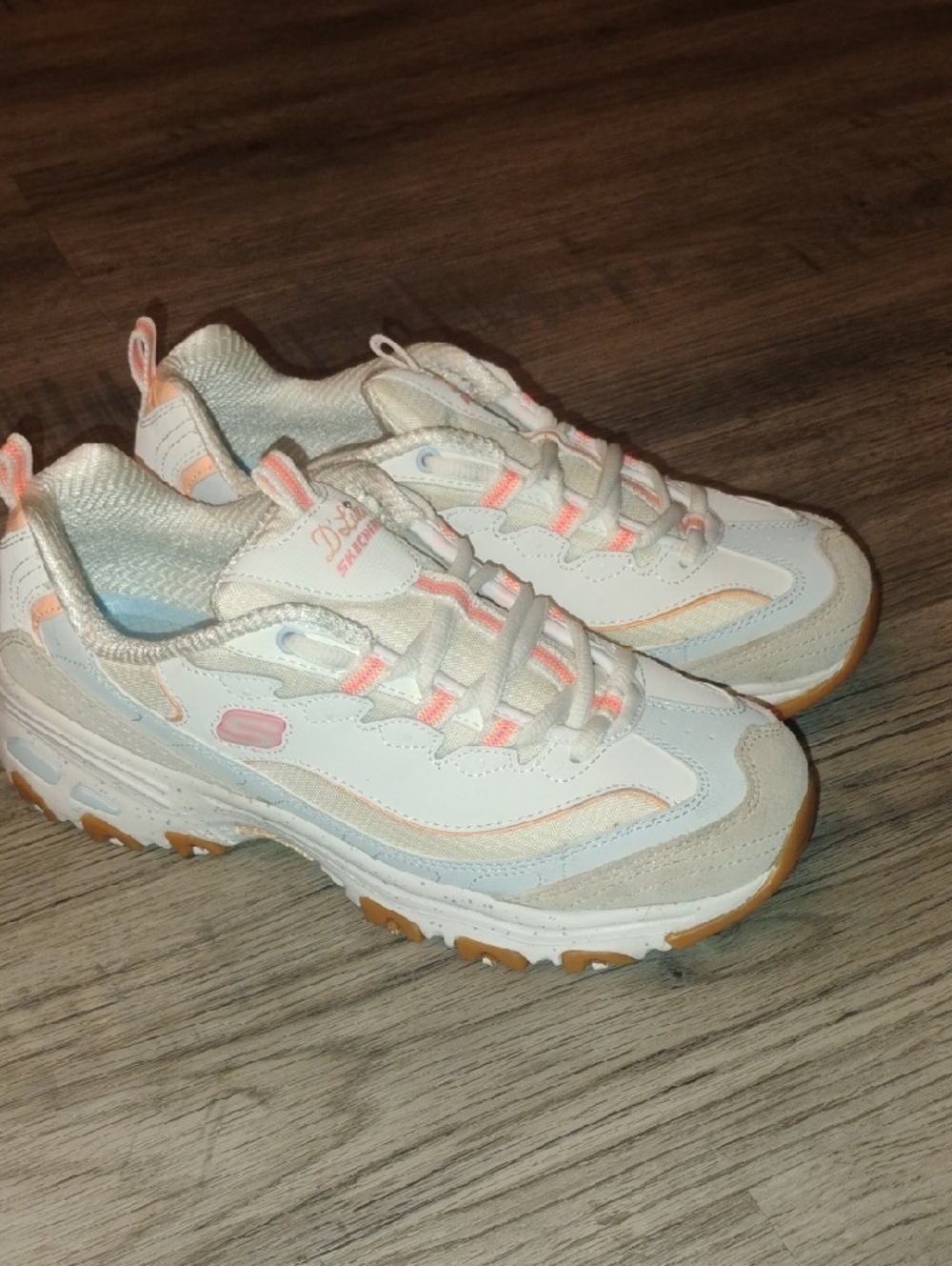Skechers D'Lites White with Peach Accent Women's Sneakers Women's Size 8